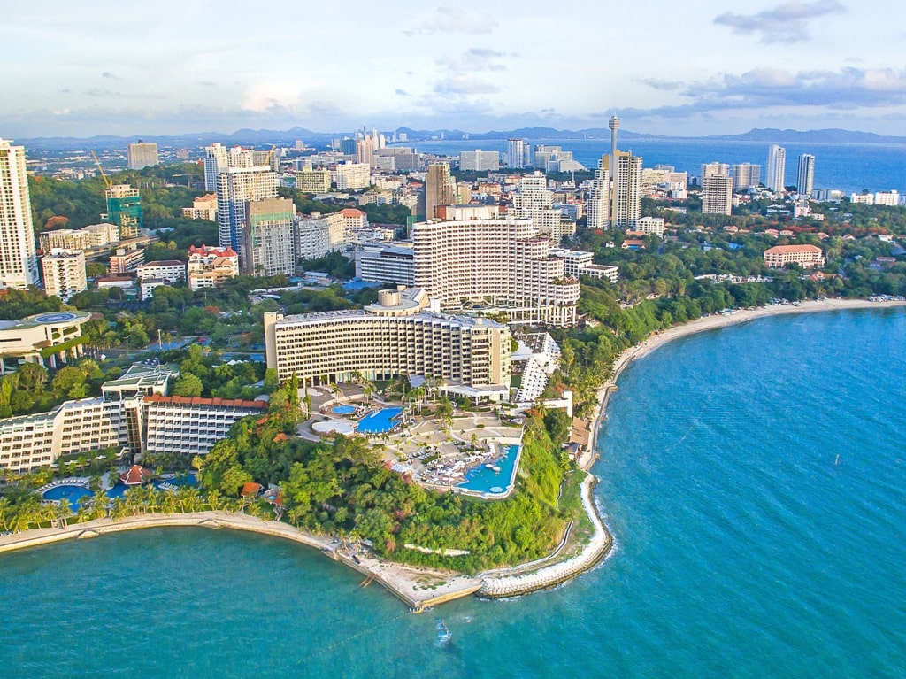 15 ที่พักพัทยาติดทะเล มีชายหาดส่วนตัว หารกันหลักร้อย!