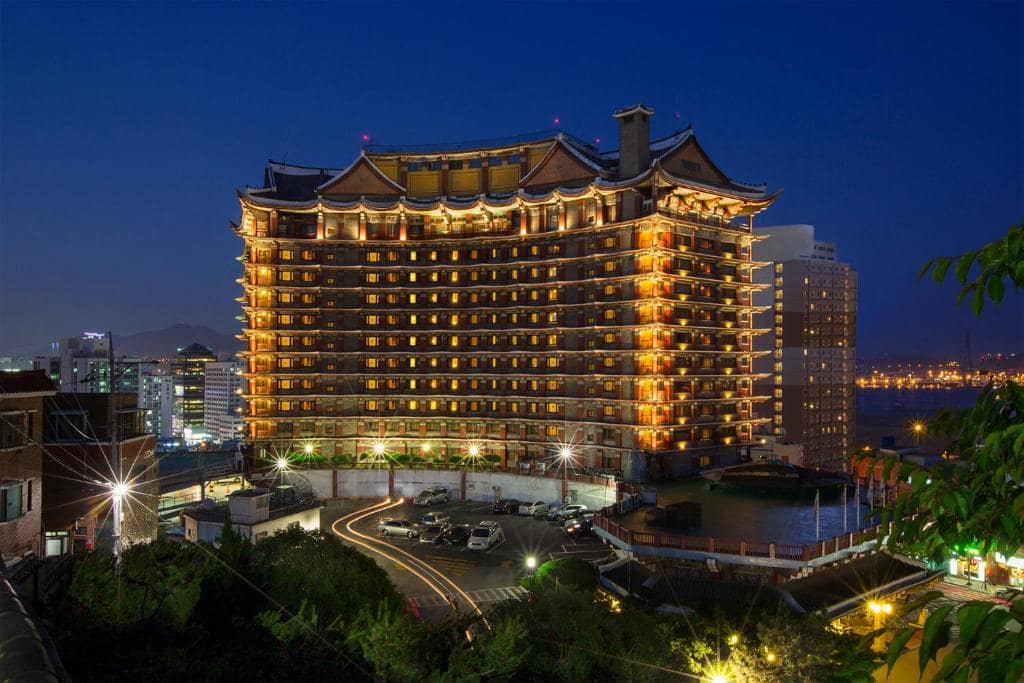 รีวิว!! 10 โรงแรมปูซานสวยๆ มีวิวทะเล อัพเดตใหม่ล่าสุด!
