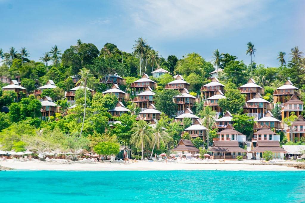 10 ที่พักเกาะพีพี ติดทะเล ราคาถูก เริ่มต้นแค่ 500 บาท/คืน!