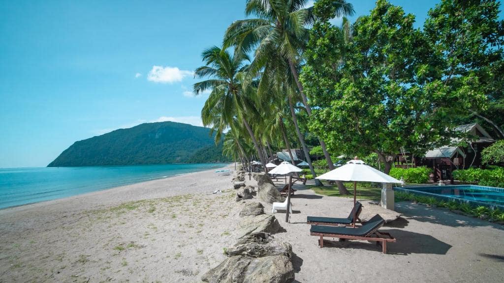 10 ที่พักขนอมติดทะเล วิวสวยสุด ราคาถูกด้วย อัพเดทใหม่ 2022