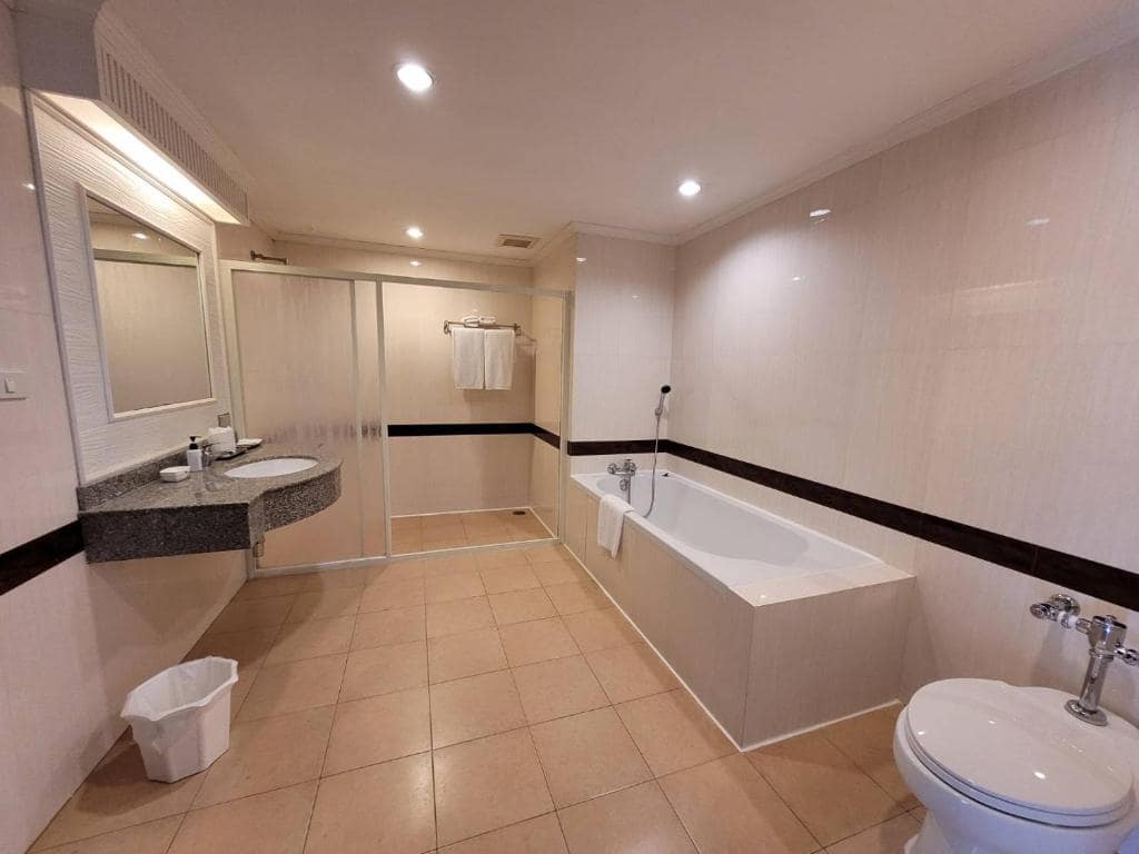 10 ที่พักกาญจนบุรี มีอ่างอาบน้ำ ราคาไม่แพง เริ่มต้นแค่ 840 บาท/คืน!
