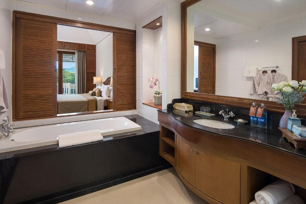 10 ที่พักกาญจนบุรี มีอ่างอาบน้ำ ราคาไม่แพง เริ่มต้นแค่ 840 บาท/คืน!