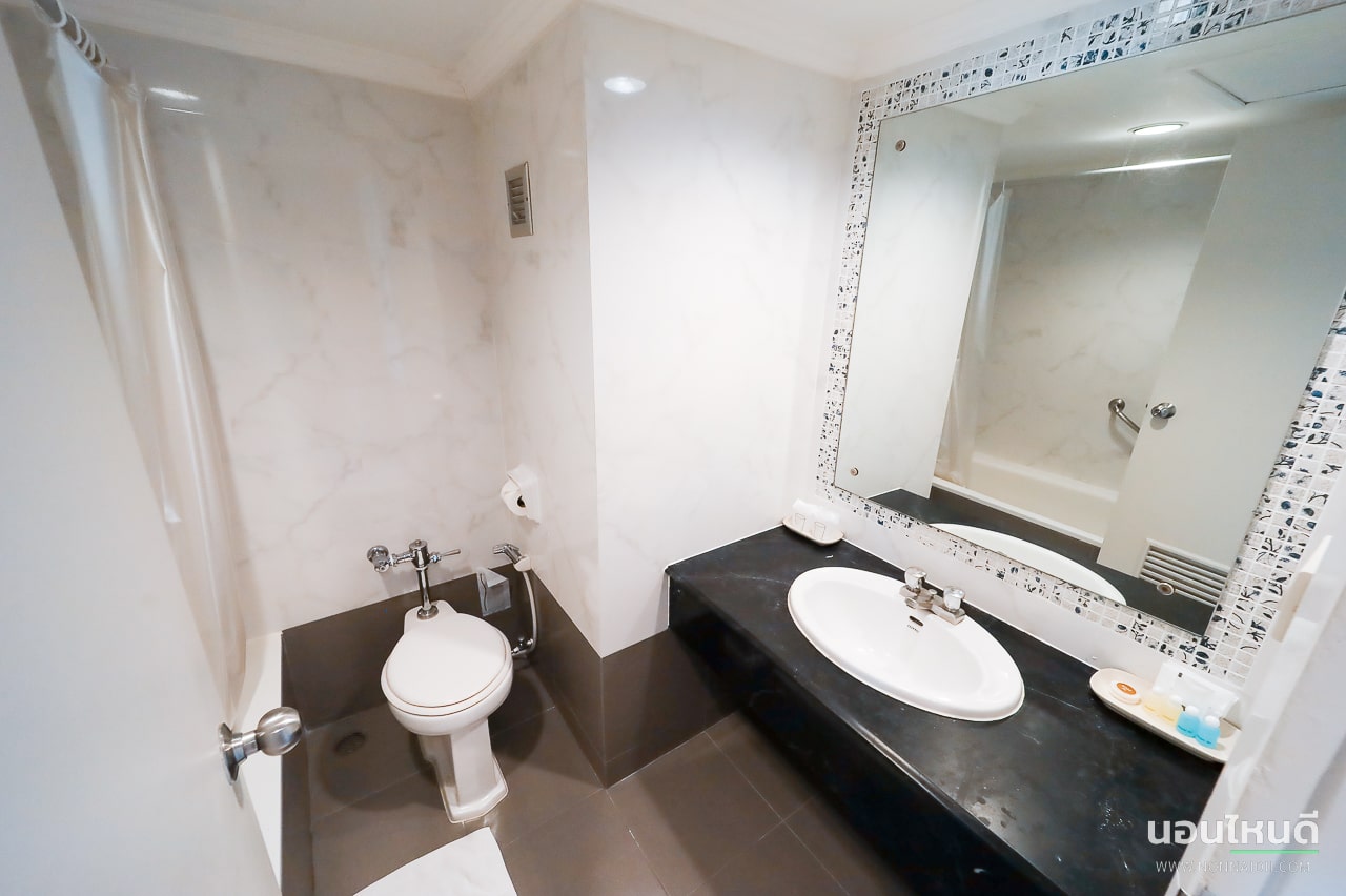 รีวิว!! Hua Hin Grand Hotel and Plaza โรงแรมวิวทะเล ใจกลางเมืองหัวหิน เริ่มต้นแค่หลักร้อย!